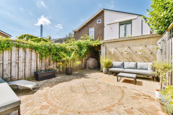 Courtyard Patio Service in Napa